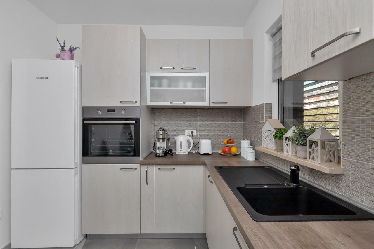 Apartment Amari Seaview ماكارسكا المظهر الخارجي الصورة